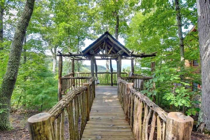 Scenic Views & Trail Access! Blue Ridge Mtns Condo
