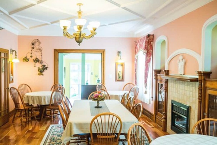 Dining 164 of 183