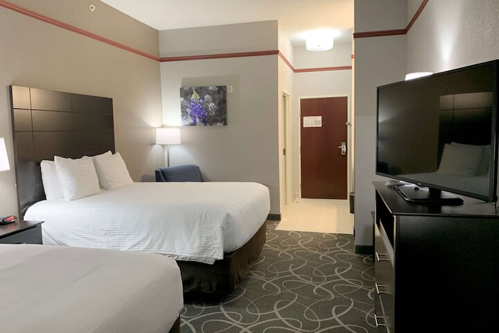 Room 9 of 25