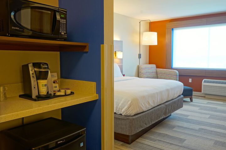 Room 16 of 36