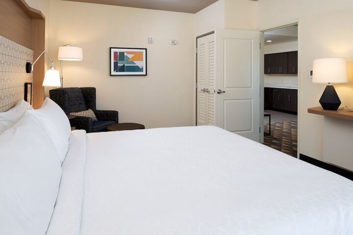 Room 42 of 66