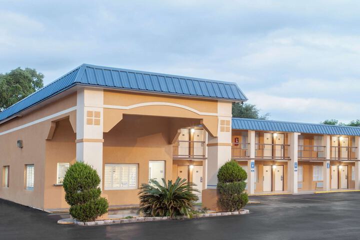 Hotel 2 of 15