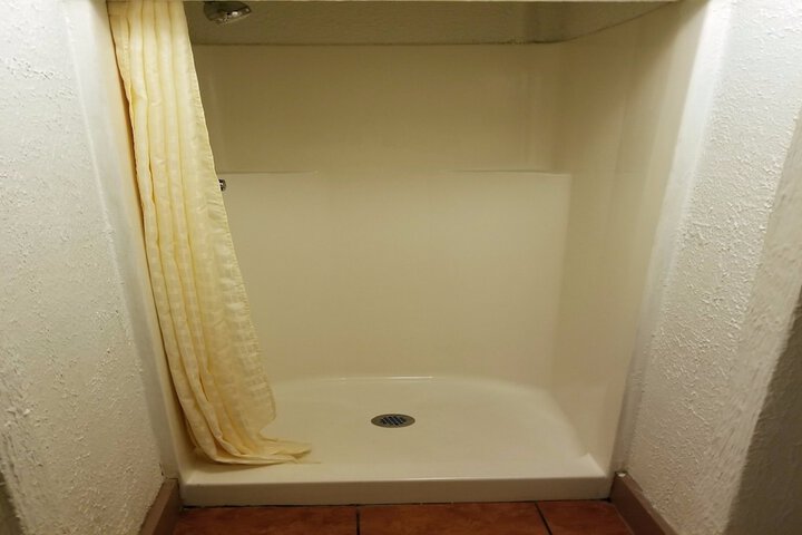 Monterey Inn Hotel