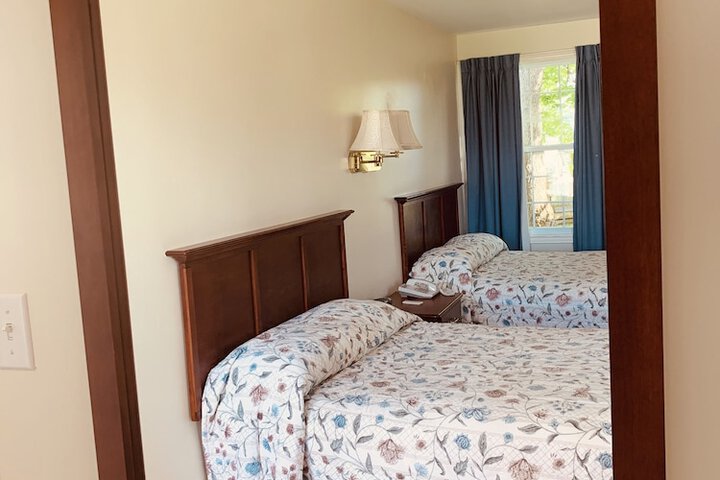 Room 21 of 103