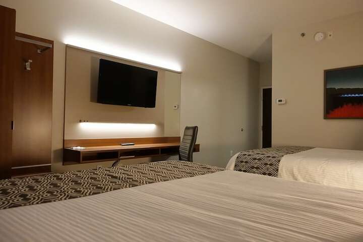 Room 9 of 42