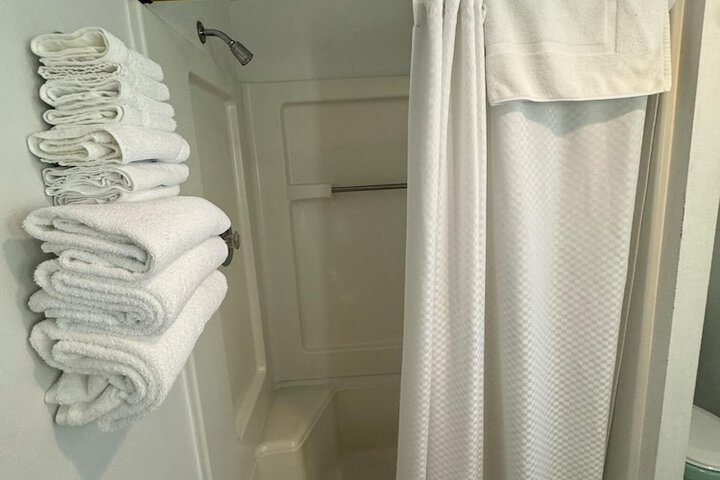 Room 124 of 233