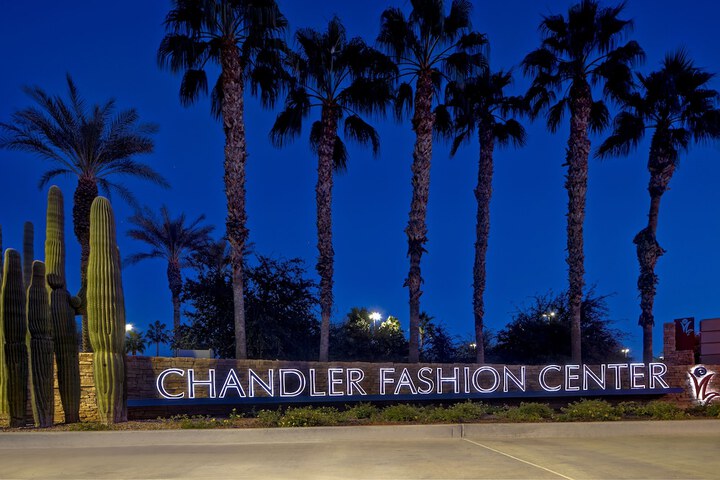Hyatt Place Phoenix / Chandler-Fashion Center