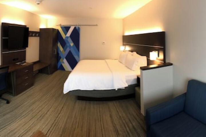 Holiday Inn Express & Suites Hannibal - Medical Center by IHG