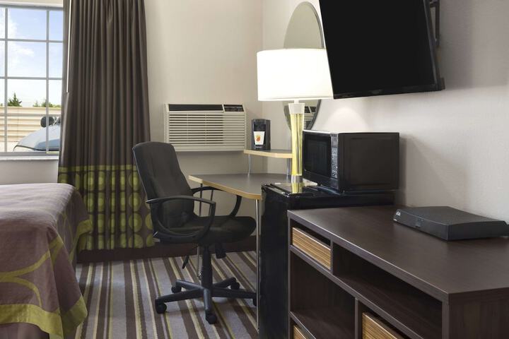 Room 14 of 19