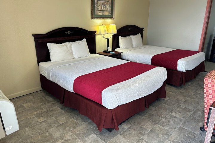 Howards Inn Motel