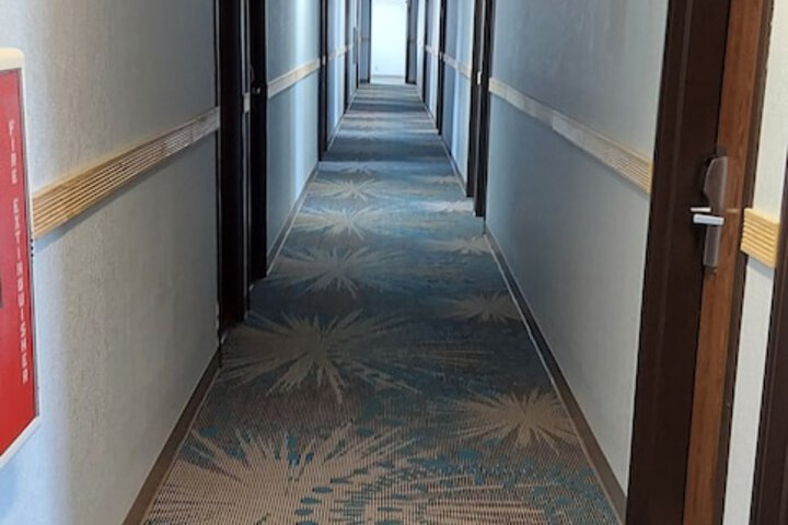 Ballroom/Hall 34 of 35