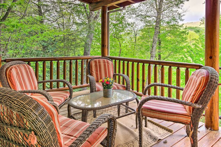 Hike Fish & Golf: Burnsville Retreat w / Deck!