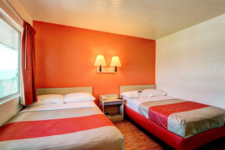 Room 14 of 30