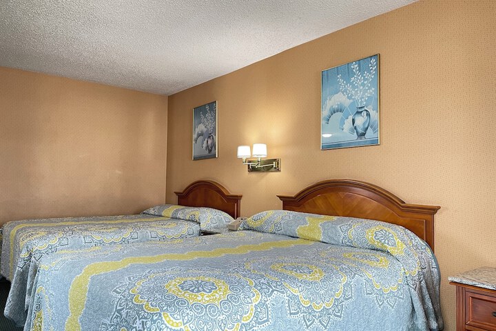 Room 12 of 16