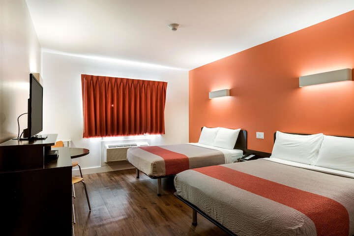 Room 21 of 43