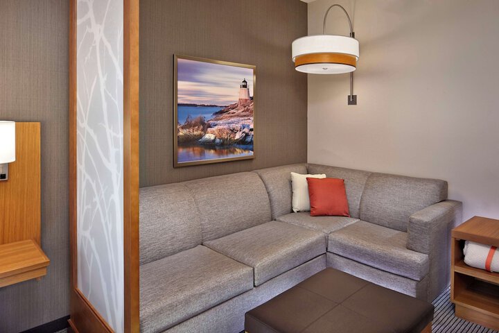 Hyatt Place Warwick / Providence Airport