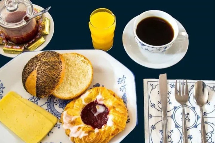 Breakfast/Coffee Service 40 of 45