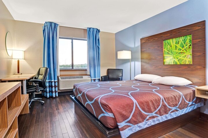 Room 9 of 19