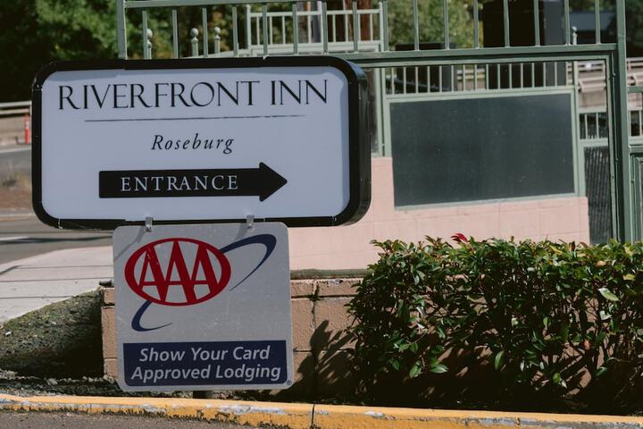 Riverfront Inn Roseburg