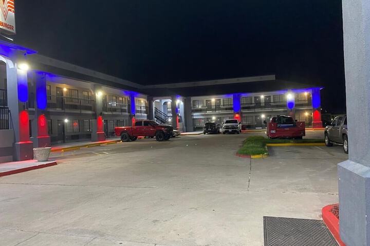 Hotel 11 of 83