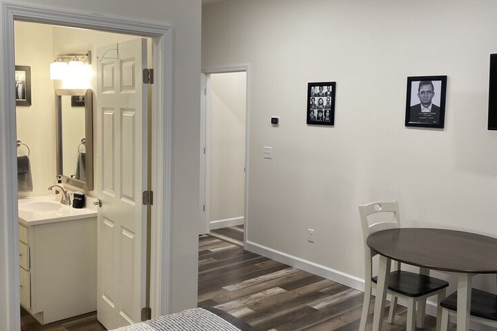 Hermann Crown Suites