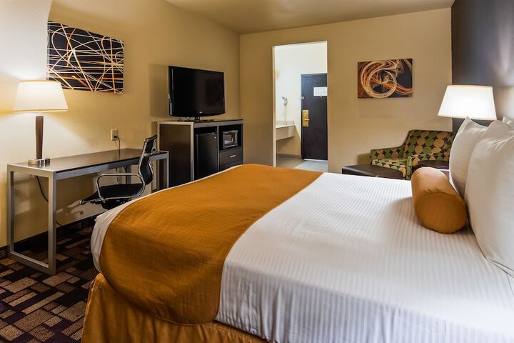 Best Western Windsor Pointe Hotel & Suites-Frost Bank Center