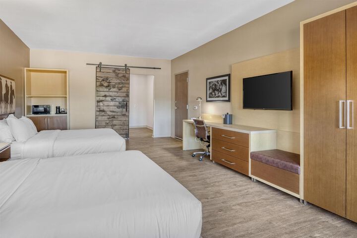 Best Western Bandera Suites & Saloon