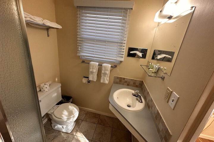 Room 28 of 181