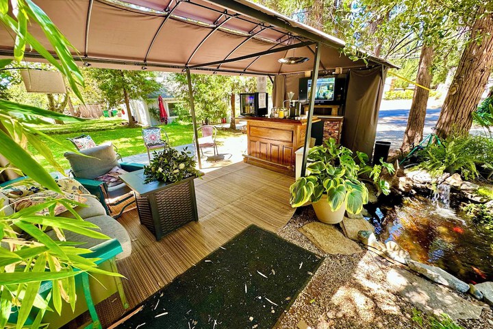 The Pines Inn and Cottages