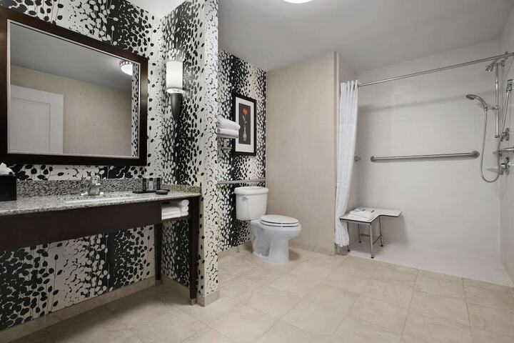 Room 10 of 46