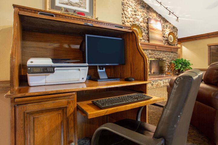 Business Center 25 of 26