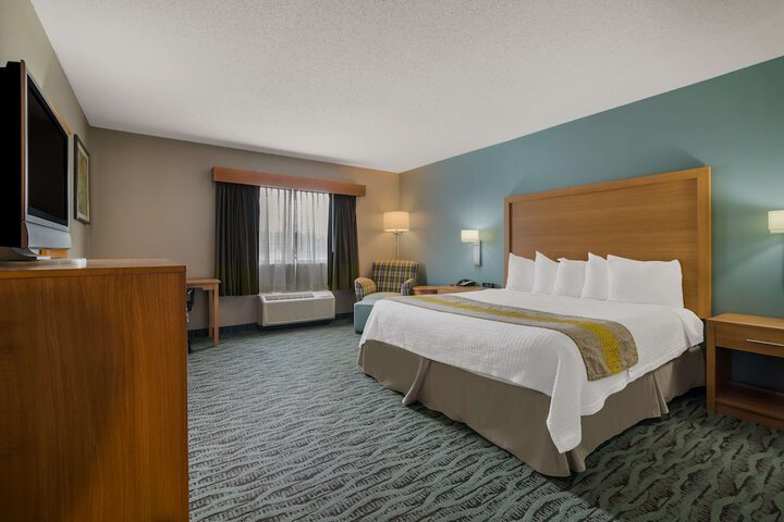 Best Western Plus Executive Court Inn & Conference Center