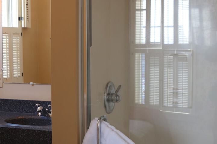Room 103 of 113