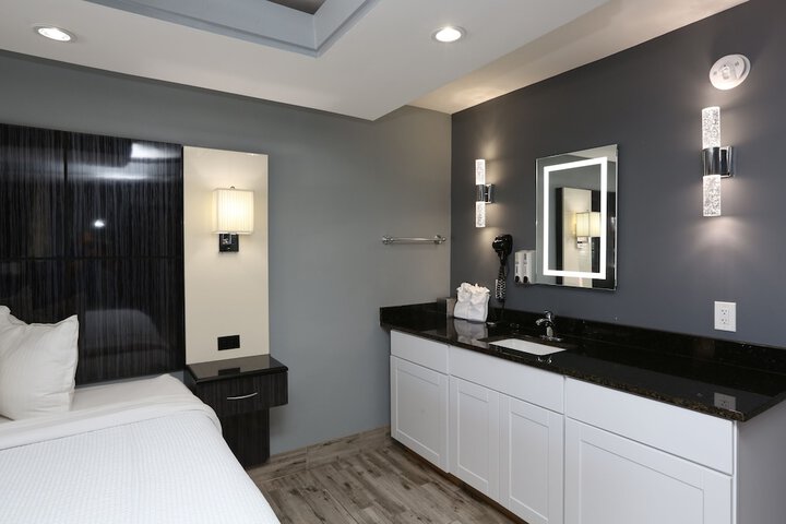 Room 28 of 41