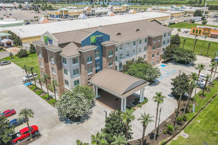 Holiday Inn Express & Suites Gonzales by IHG