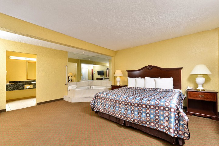 Room 11 of 14