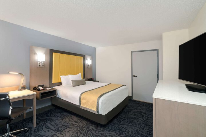Room 20 of 27