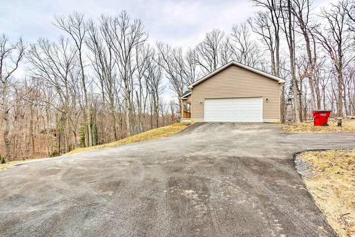 Private Mountain Home Near Shenandoah River!