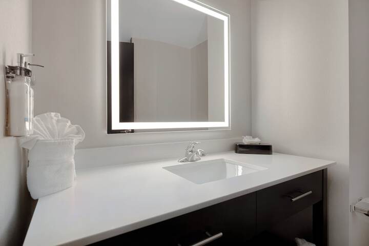 Room 15 of 35