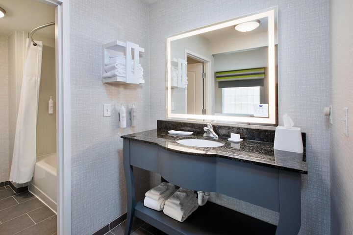 Hampton Inn & Suites St. Cloud MN
