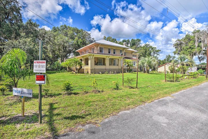 Historic Crescent City Studio - Lakefront w / Dock!