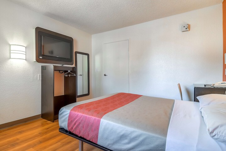 Room 16 of 20