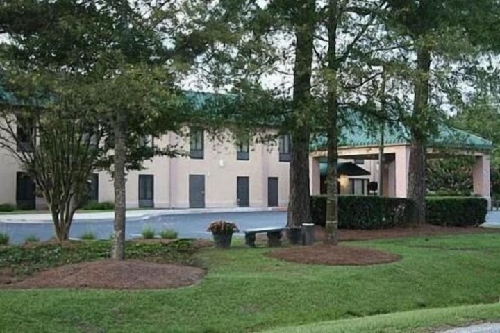 Hotel 2 of 32