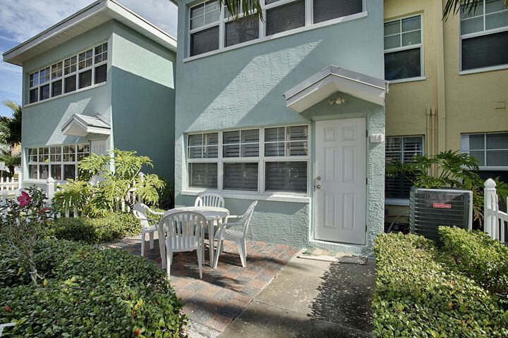 Barefoot Beach Resort