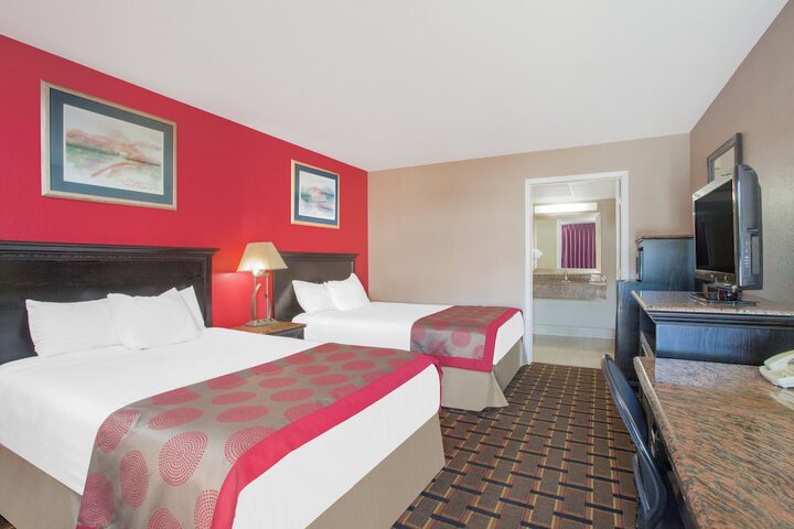 Room 12 of 27