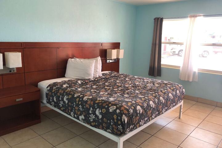 Room 10 of 31