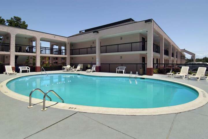 Pool 4 of 28