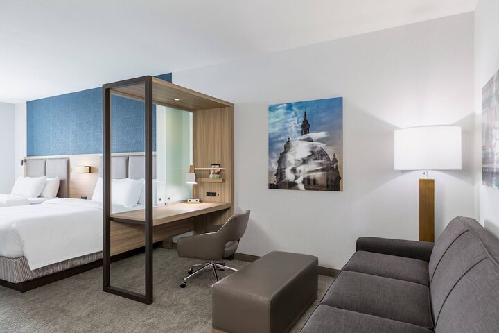 Room 10 of 23