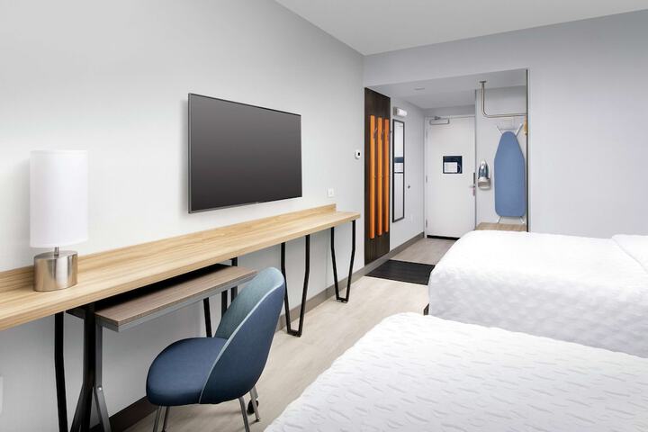 Room 10 of 24