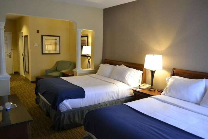 Room 6 of 23